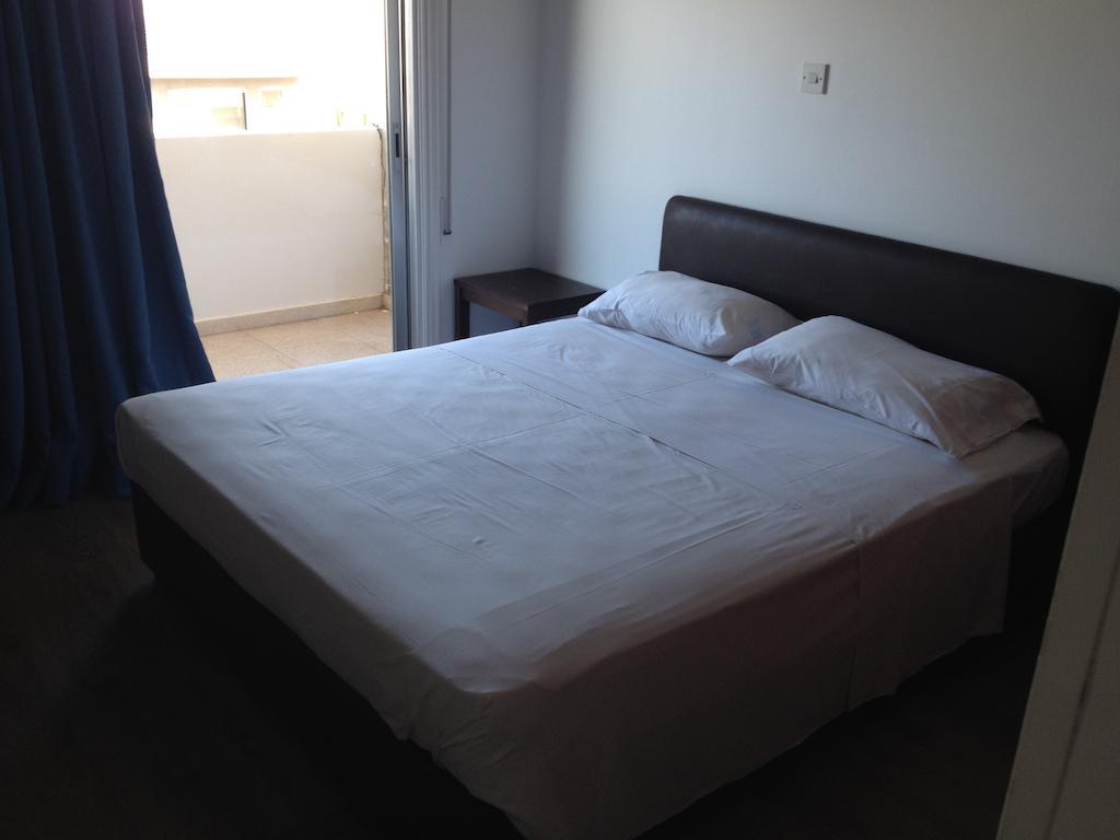 Francis Apartments Larnaca Room photo